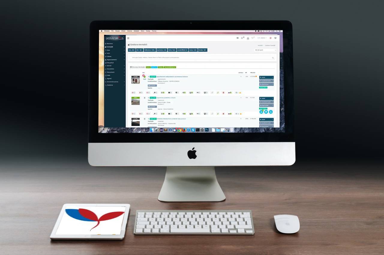 sito web immobiliare su schermo